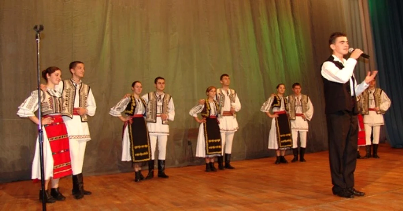 La emisiunea-concurs sunt invitaţi să participe tineri interpreţi de muzică populară din toată ţara. Foto: Arhivă