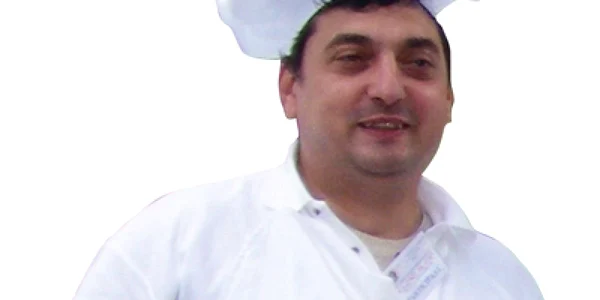 Reşiţa: PORTRET / Sorin Badea, poliţist pasionat de gătit la ceaun (GALERIE FOTO)