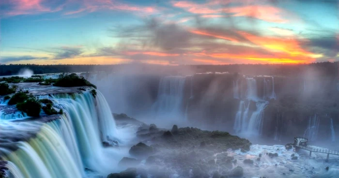 Cascada Iguazu, una din cele mai mari din lume, care se află la graniţa dintre Brazilia şi Argentina FOTO Wikipedia/Business Insider