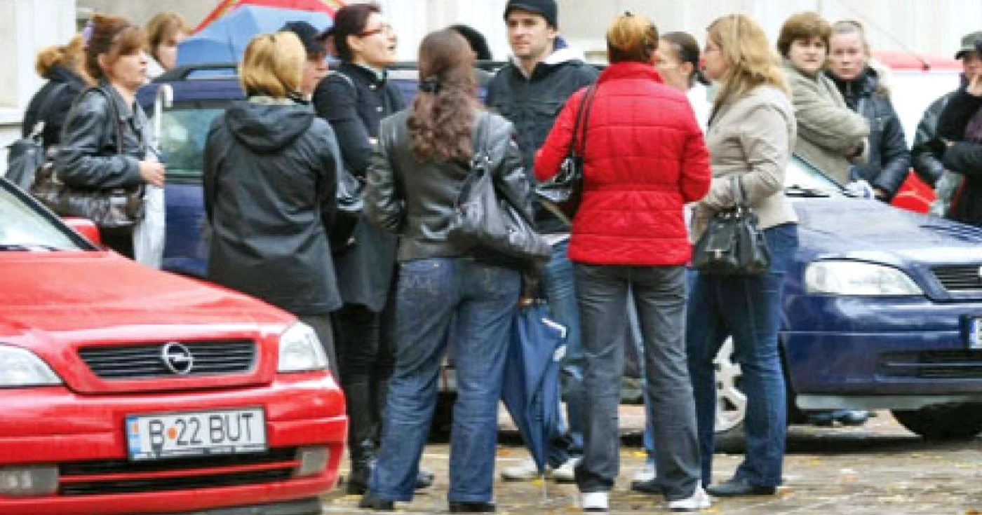 Angajaţii chemaţi de acasă de colegi nu au fost primiţi în minister