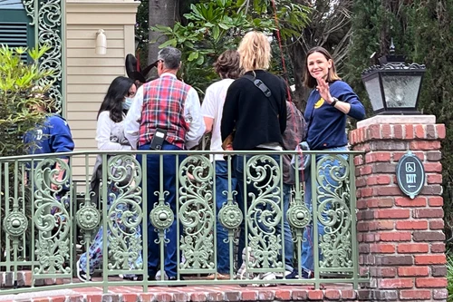 Jennifer Garner a dus fetele la Disneyland, Profimedia