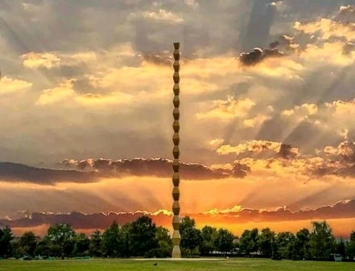 Coloana lui Brâncuși este una dintre principalele atracții Foto: Cristian Coaja - Unsplash