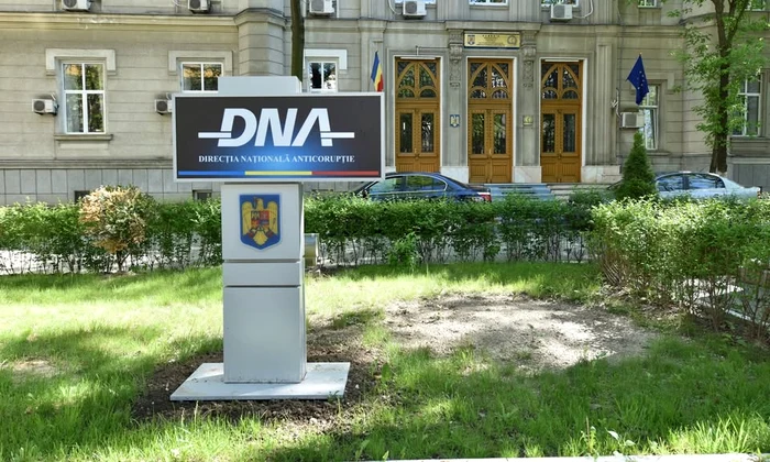 DNA FB DNA jpg