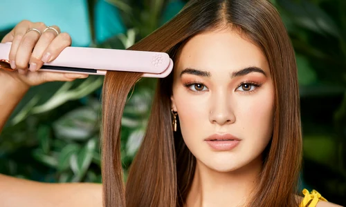 Transformă ți părul într o linie perfectă tehnici profesionale pentru îndreptarea corectă cu placa jpg