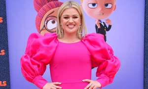 Kelly Clarkson 1 jpg