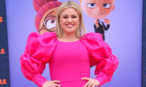 Kelly Clarkson 1 jpg