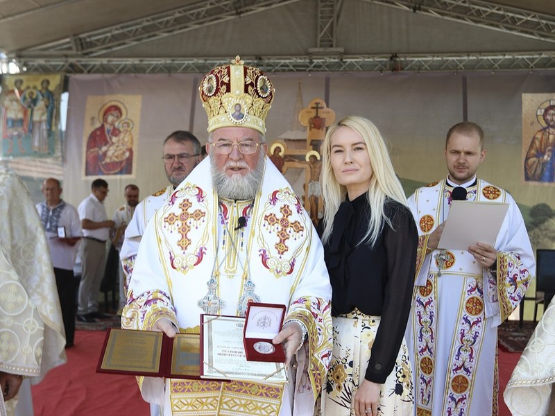 Fostul primar Cătălin Cherecheș, aflat în pușcărie, a fost decorat de BOR. Distincția, primită de soție 
