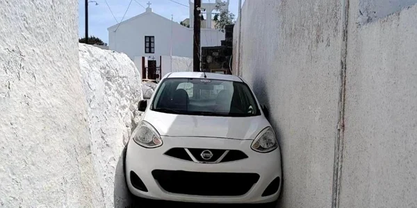 Masina Santorini Twitter jpg