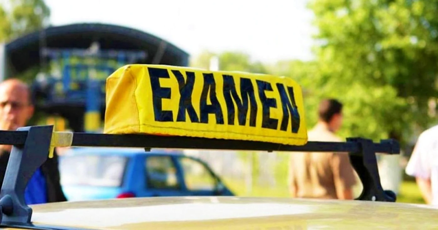 Femeia a încercat să scurteze aşteptarea pentru obţinerea permisului de conducere FOTO: arhiva Adevărul