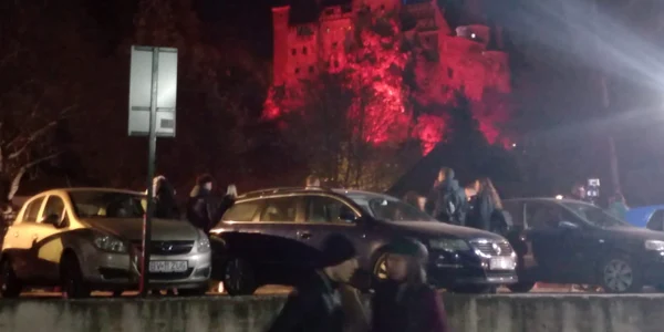 Castelul Bran, pregătit de petrecere