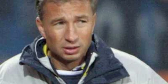 FOTBAL: Dan Petrescu se teme de Viorel Moldovan