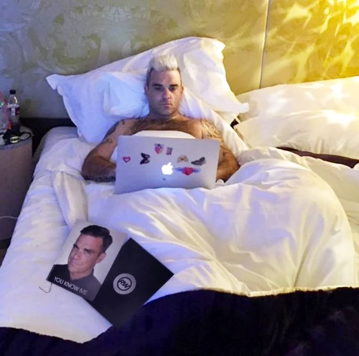 
    Concert Robbie Williams la Bucureşti. Artistul a vrut o cameră specială pentru căţelul săufoto: arhiva personală  