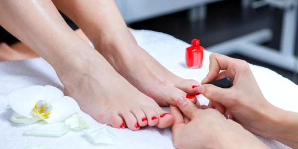 5 paşi pentru o pedichiură îngrijită