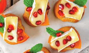 crostini cu kaki si brie jpg