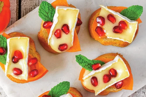 crostini cu kaki si brie jpg