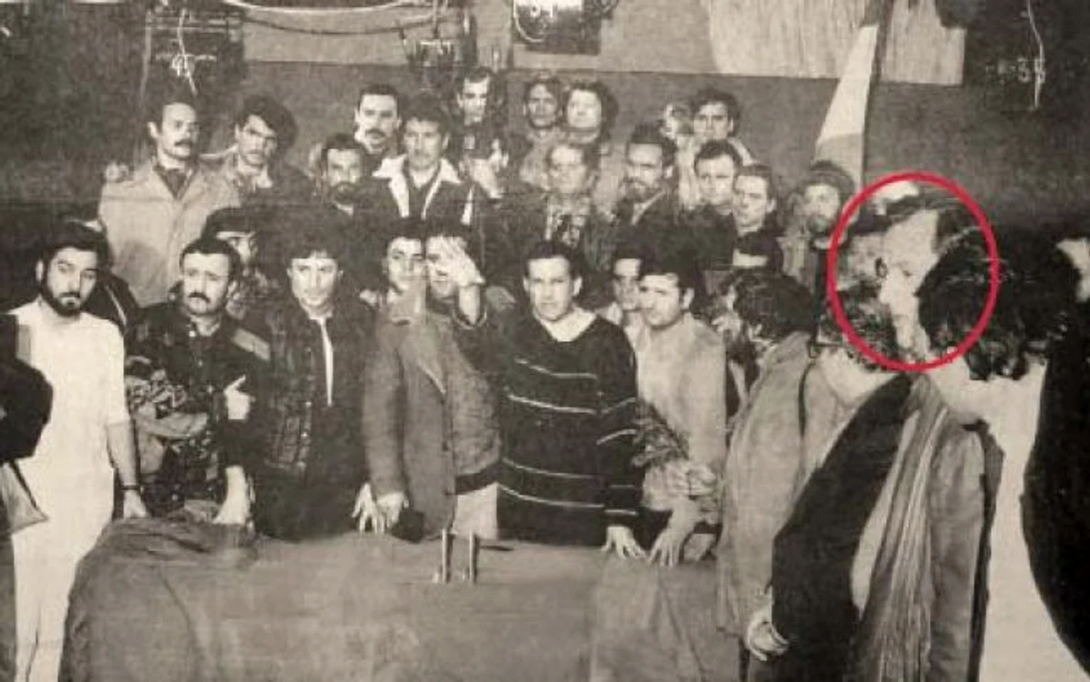 Dumitru Graur (în medalion),  la 22 decembrie 1989,  în studioul 4 al TVR  p Foto: arhivă personala
