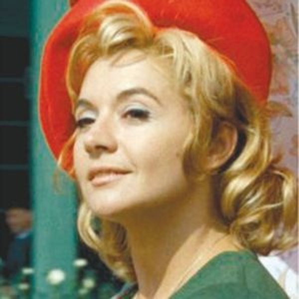Vasilica Tastaman, blonda fatală cu un râs spumos: „M-am săturat să mă culc în fiecare seară cu alt bărbat ca să am unde să dorm!“ VIDEO 