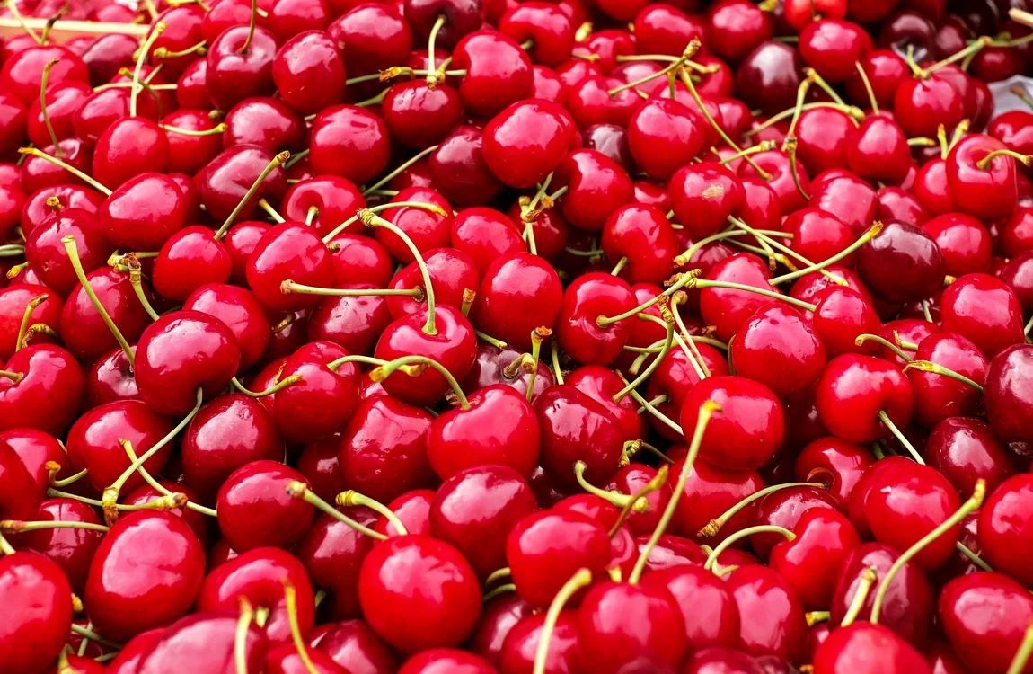 
    Datorită substanețelor nutritive, cireșele sunt apreciate ca izvoare de sănătatefoto: Pixabay  