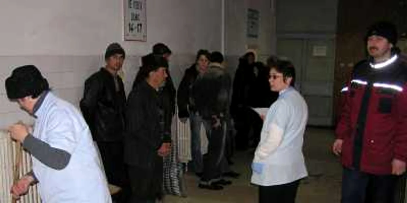 Cei mai mulţi dintre pacienţii de pe holurile Spitalului Judeţean resimt efectele abuzului de ţigări şi băutură