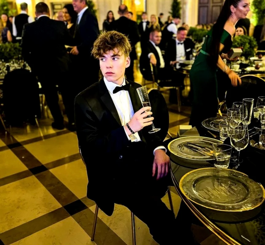 Albert Iovan are de anul acesta drept de vot foto: Instagram