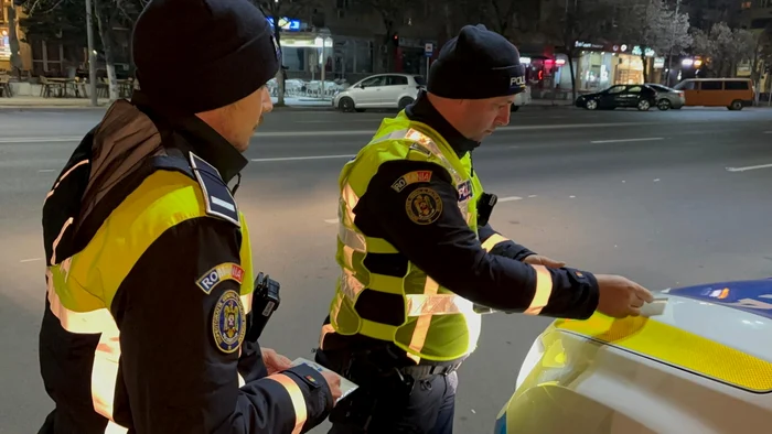 În timpul raziei, poliţiştii au dat şi peste minora dispărută din Germania. Foto IPJ Hunedoara
