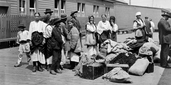 ARHIVĂ Primii români din Canada - de la Boian de Bucovina la Boian de Canada Sursa www.boianalbertamuseum.com