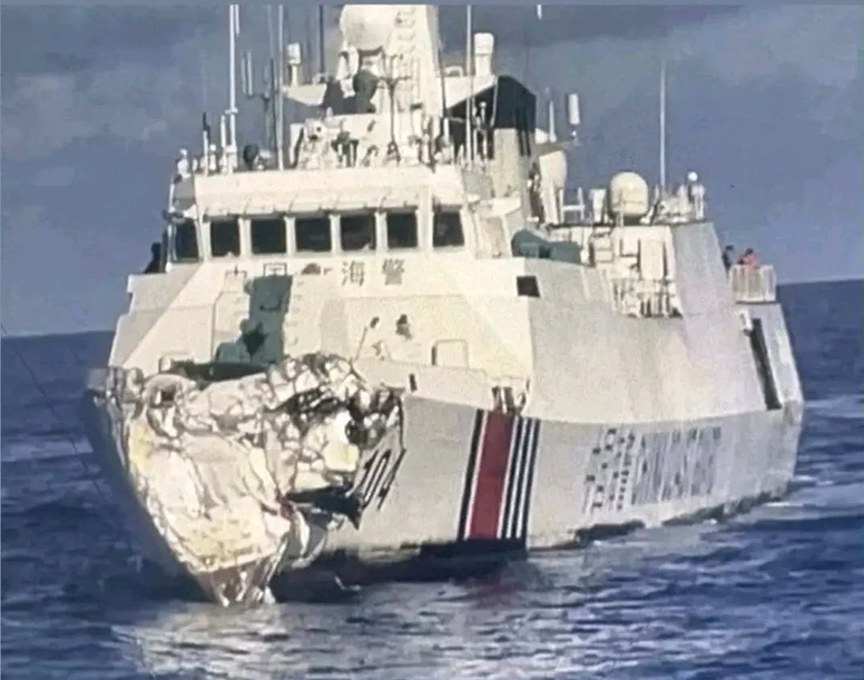Două nave chineze s-au ciocnit în urmărirea unui vas filipinez FOTO: X