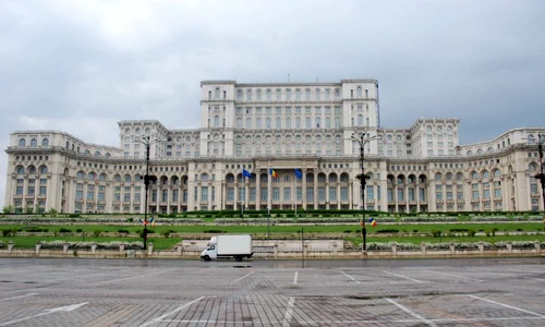 Dedesubturile construirii Casei Poporului: «Ceaușescu se gândea la un atac străin» jpeg