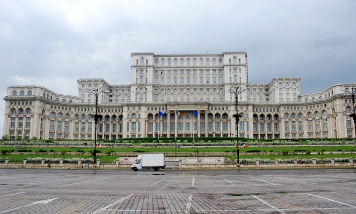 Dedesubturile construirii Casei Poporului: «Ceaușescu se gândea la un atac străin» jpeg
