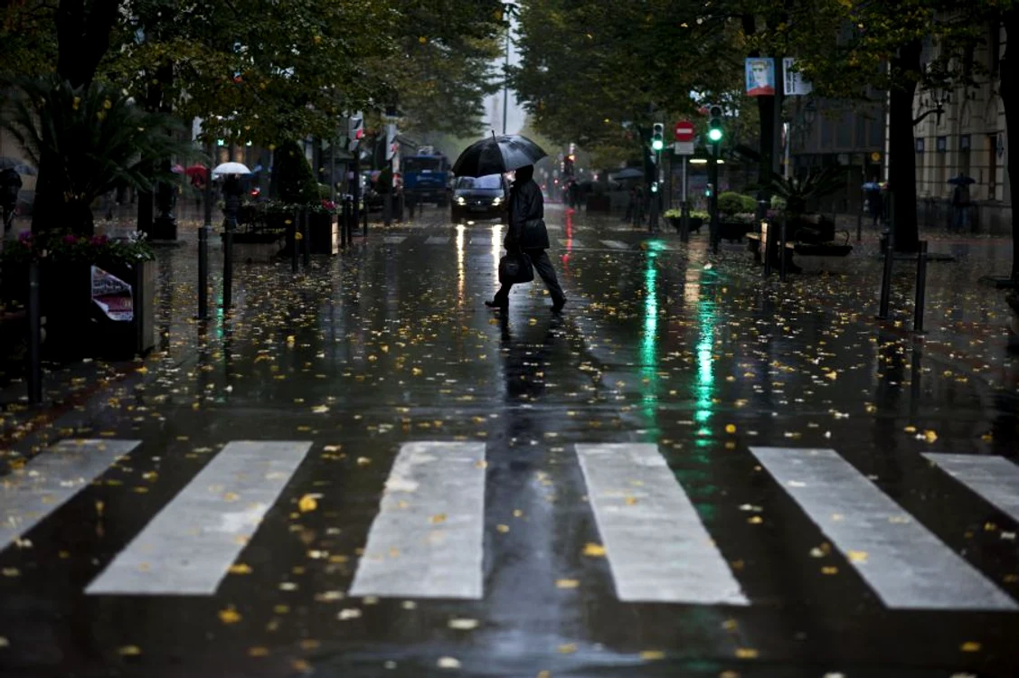 
    Prognoza meteo 26 septembrie anunţă un weekend dominat de ploiFoto: AP  