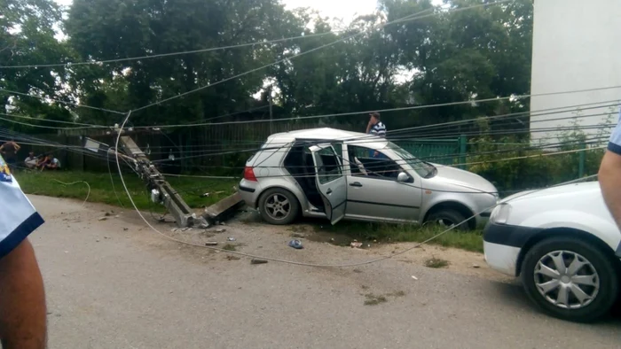 Trei dintre pasageri  au ajuns la spitalul din Găeşti, iar unul, care este în stare foarte gravă, este în grija medicilor de la Târgovişte