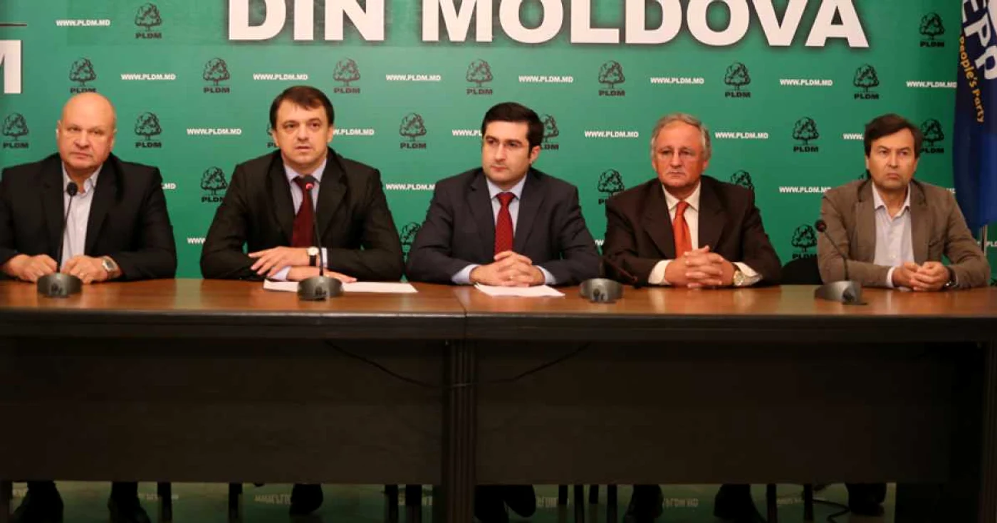 Fracţiunea PLDM ameninţă să treacă în opoziţie