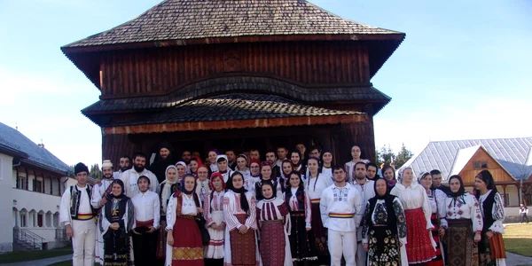 Zeci de clujeni şi-au petrecut, anul trecut, Revelionul la mănăstirea Oaşa