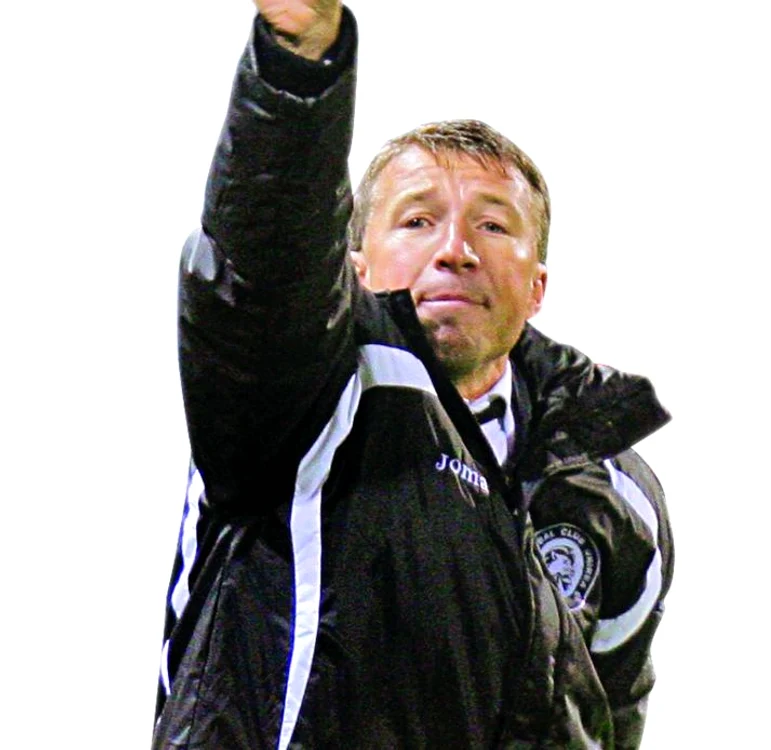 
    Dan Petrescu acuză LPF şi FRF de complot împotriva Unirii  