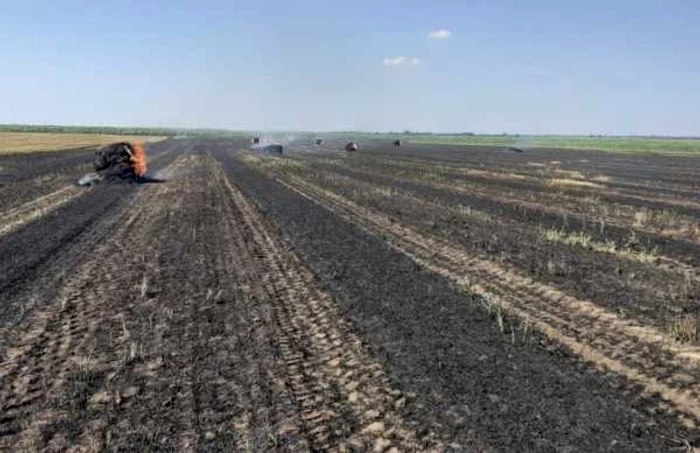 Incendiul a fost stins de pompieri FOTO ISU Ialomiţa