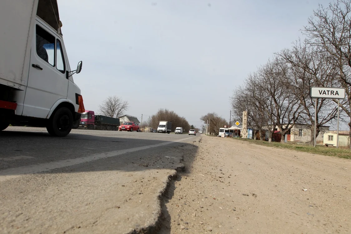 Lucrările de reabilitare la drumul naţional Chişinău-Ungheni-Sculeni trebuie să înceapă până la finele lunii iunie 2014