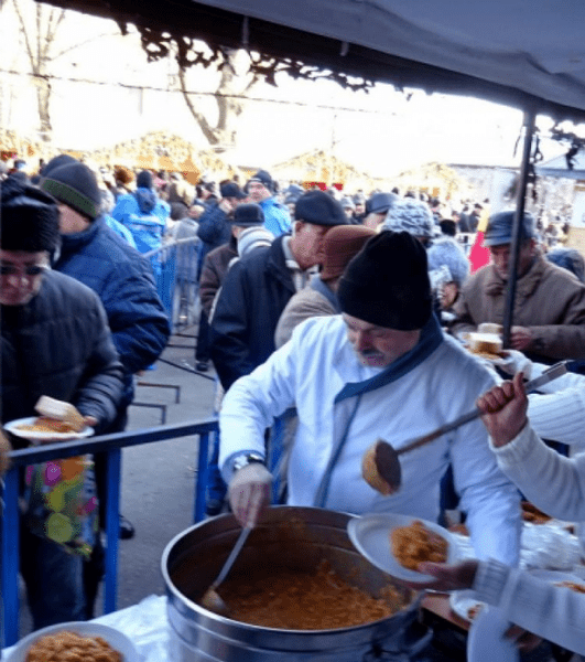 Răsfăț cu fasole la Călărași, de Ziua Națională a României. Câte porții pregătesc autoritățile locale