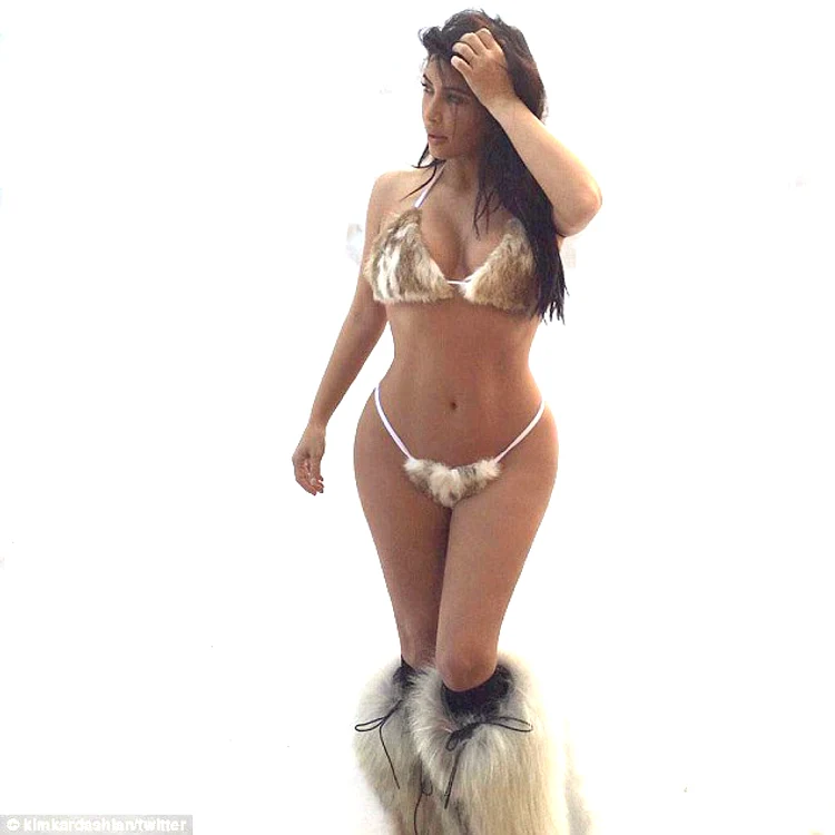 kim k bikini de blana 24e2d33600000578 2919050 image a 66 1421793977604 jpeg