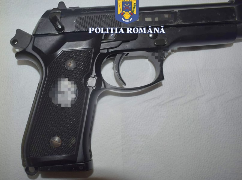 Atac în stil mafiot: doi bărbați au distrus cu un pistol cu bile geamurile unui restaurant din Mangalia. Unde au fost prinși