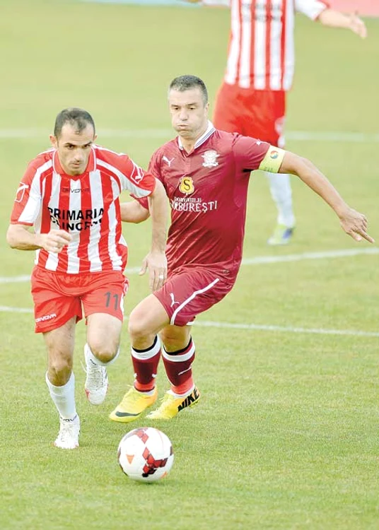 Daniel Pancu şi coechipierii săi pot răsufla uşuraţi: au în continuare un club de care să aparţină (Foto: Răzvan Păsărică)