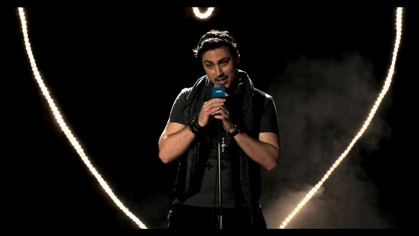 
    Alexandru Ciucu e star rock în filmul 