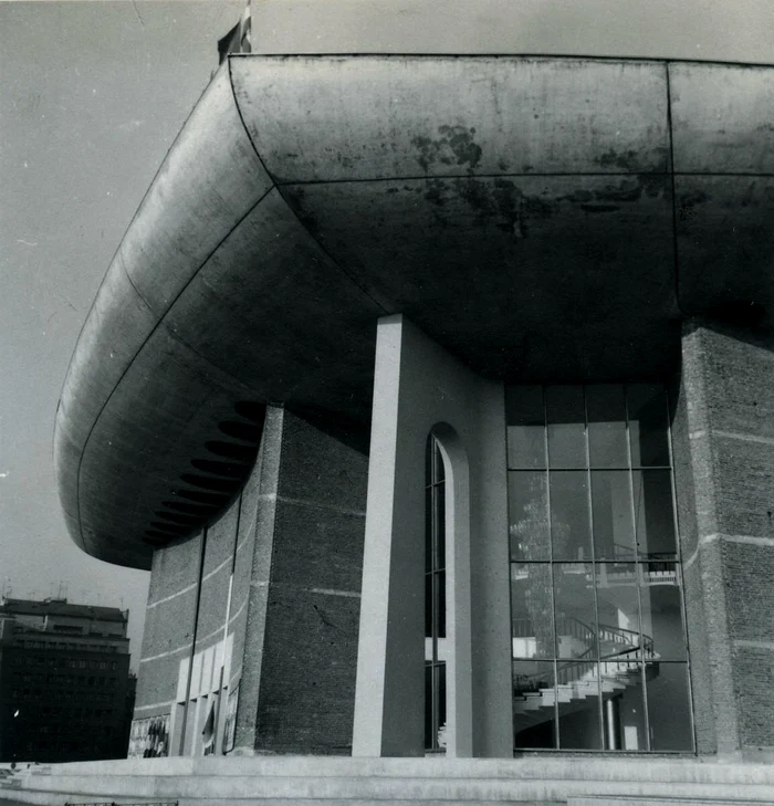 TNB, văzut din lateral. FOTO: Revista Arhitectura