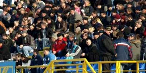 Femeile vor putea urmări meciul din tribune 