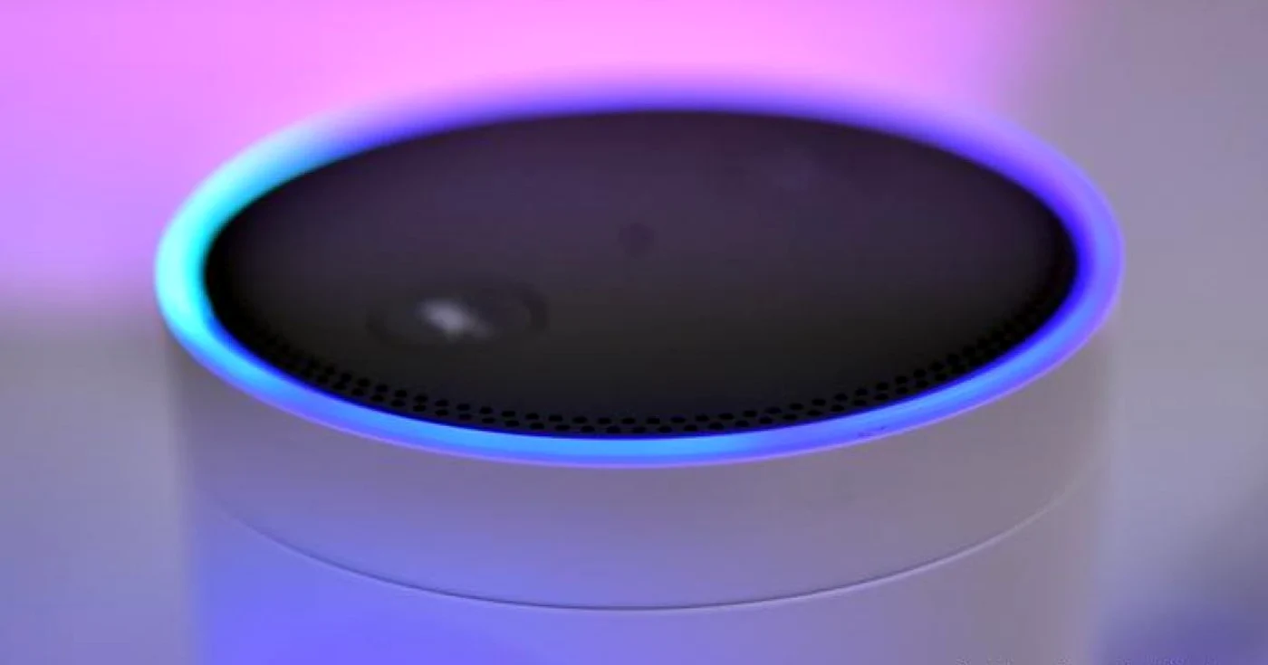Alexa spionează fără discriminare