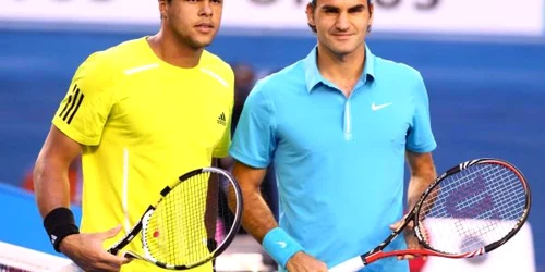 Tsonga şi Federer la startul partidei