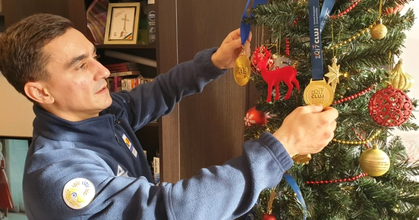 Marian Drăgulescu a vrut să fie unic şi la împodobirea bradului, după ce a intrat în topul celor mai medaliaţi sportivi români în competiţiile majore din toate timpurile, alături de Florin Popescu şi Ivan Patzaichin