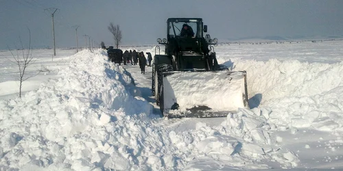 Zapada in Buzau - armata deszapezeste  FOTO Iulian Bunila