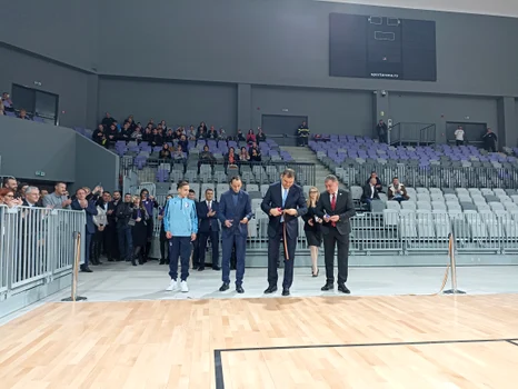 Taiere panglica Pitesti Arena foto Denis Grigorescu jpg