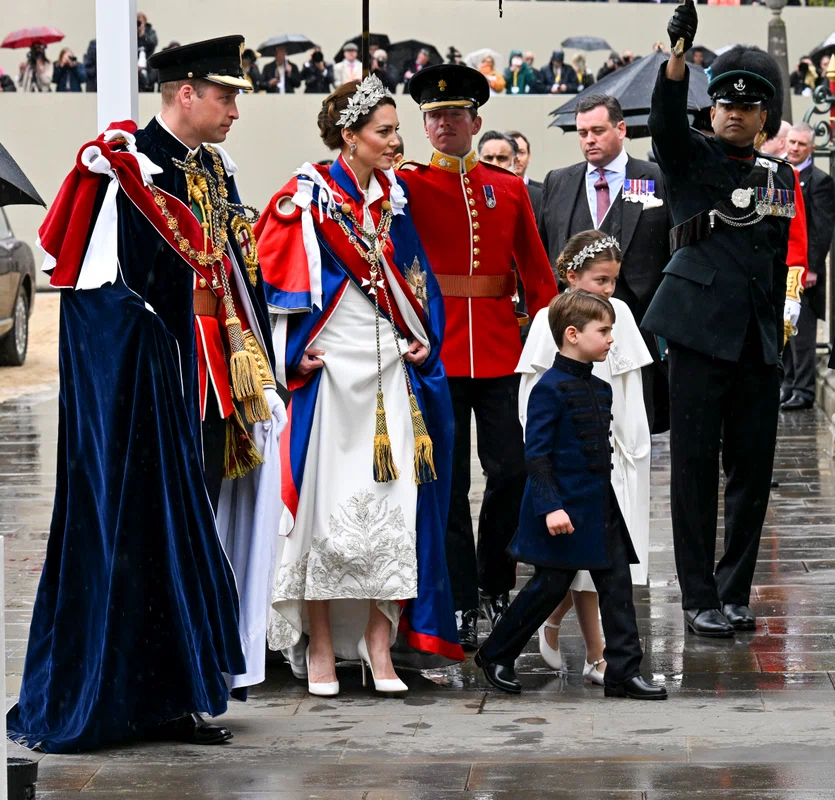 Familia de Wales, la încoronare