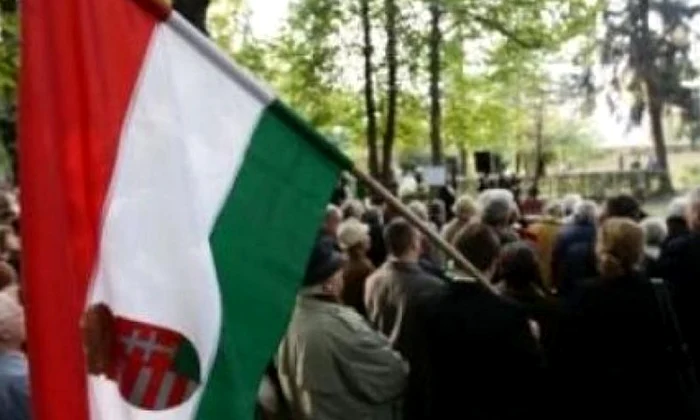 Extremiştii din Ungaria protestează la Versailles, împotriva Tratatului de la Trianon jpeg